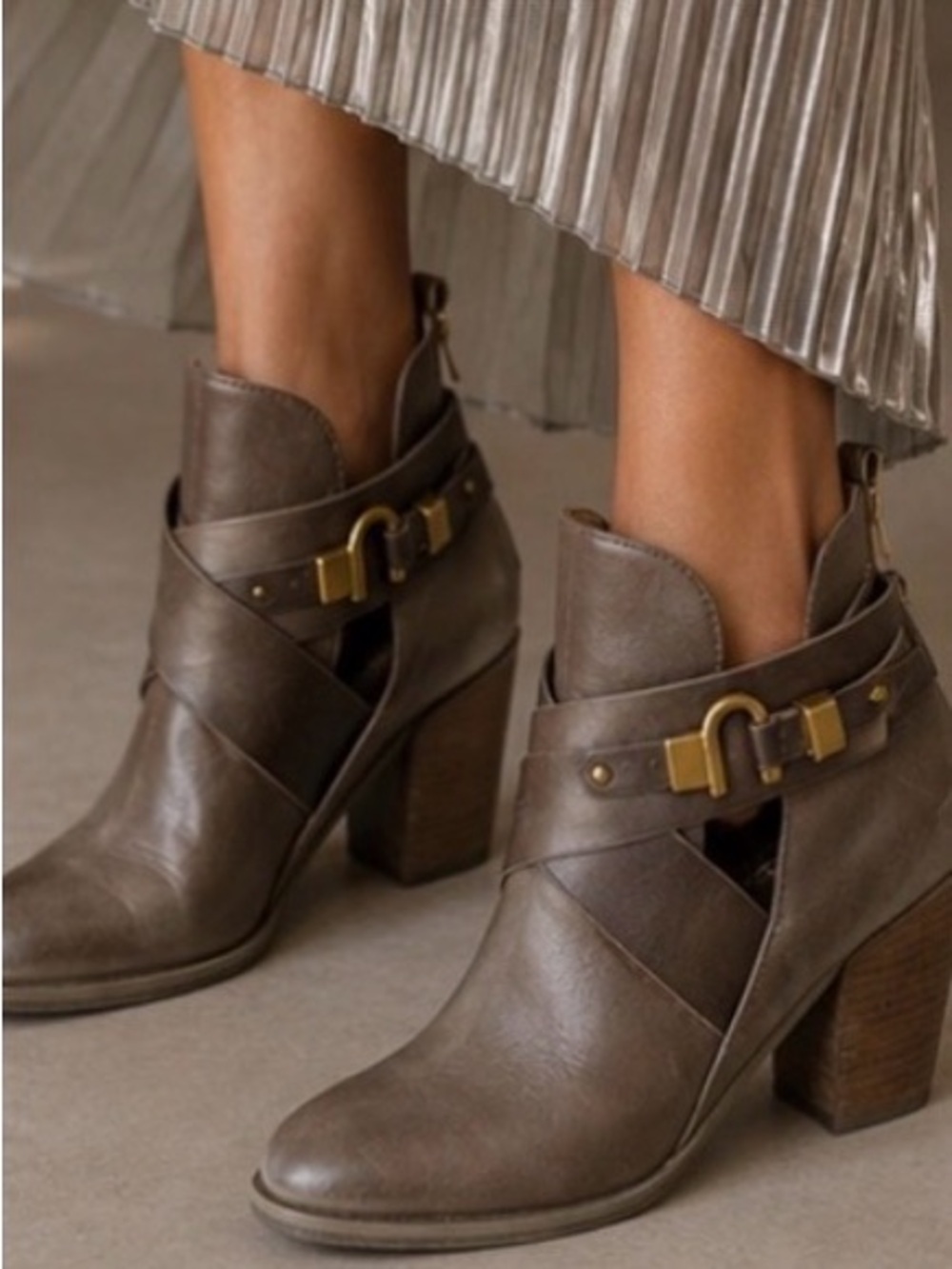 Isola Larkin Block Heel Bootie Brown Leather Zip-up Ankle Boots 8 Contemporary